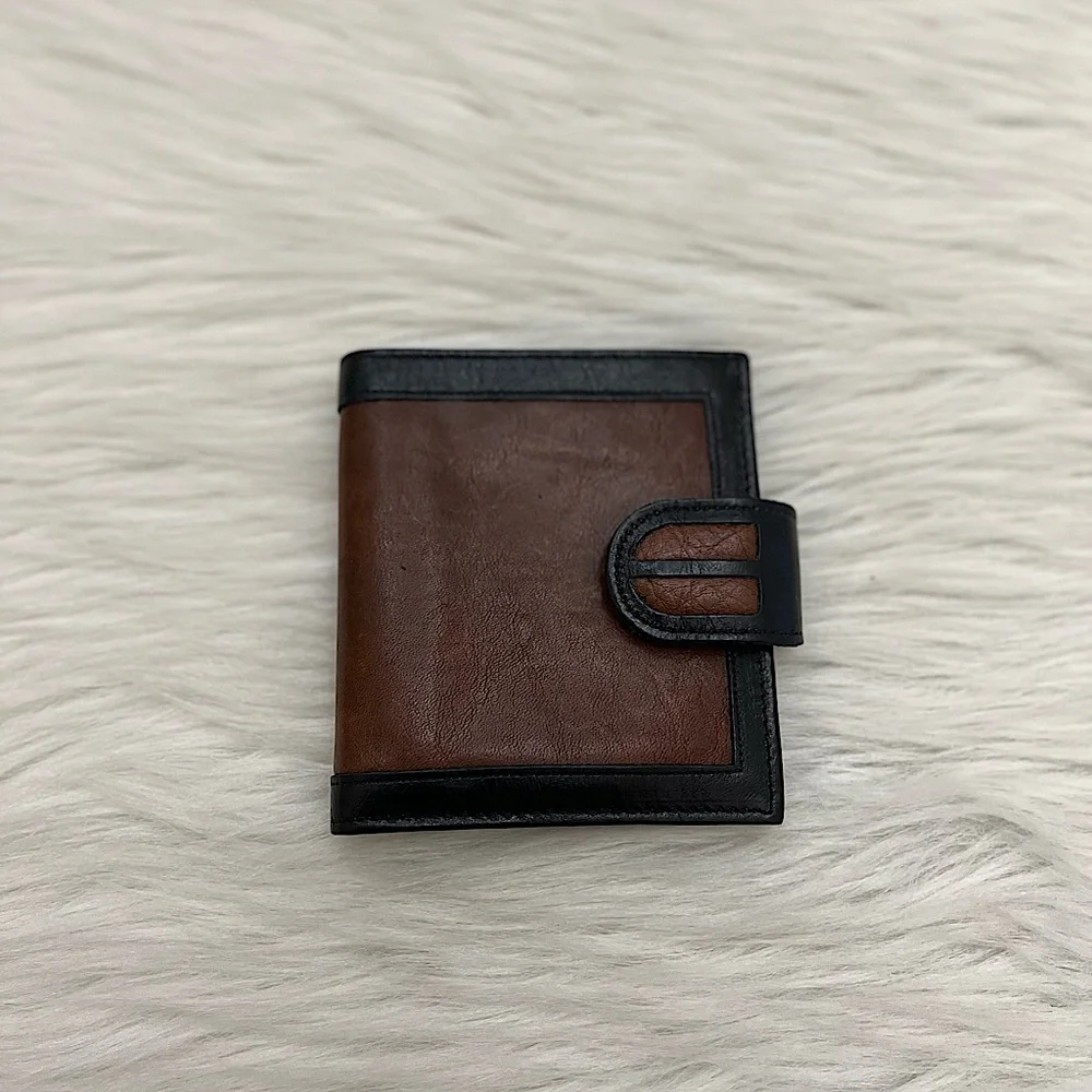 NOYMER - CLASSIC BROWN LEATHER COMPACT BI-FOLD SNAP WALLET